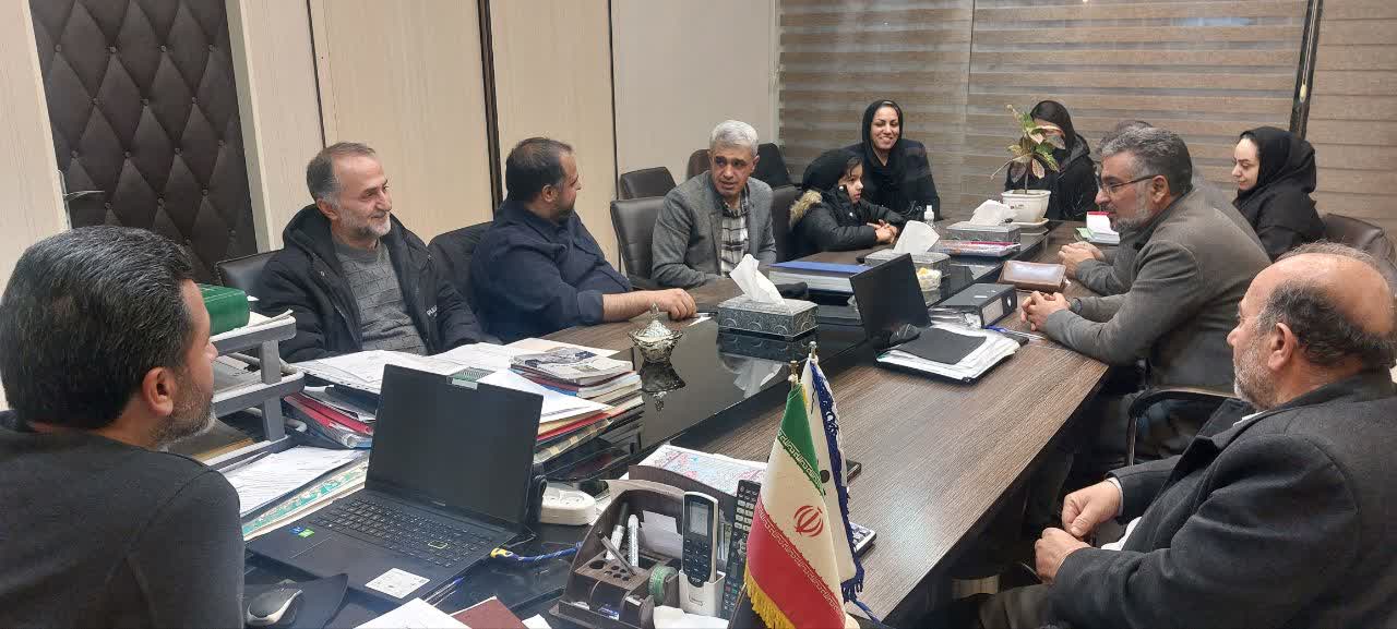 تجلیل از خانم فاطمه مهدیزاده تجلیل از خانم فاطمه مهدیزاده