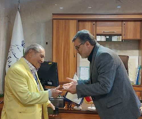 دیدار عباس شیرخدا، پیشکسوت نام آشنای شعرخوانی و شاهنامه خوانی، با شهردار محلات