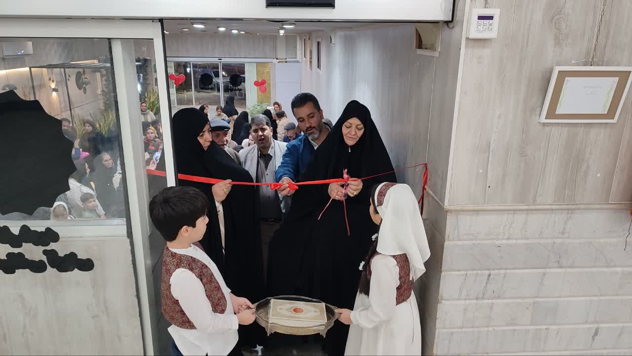 نمایشگاه گروهی خوشنویسی نشان عشق در فرهنگسرای اندیشه افتتاح شد